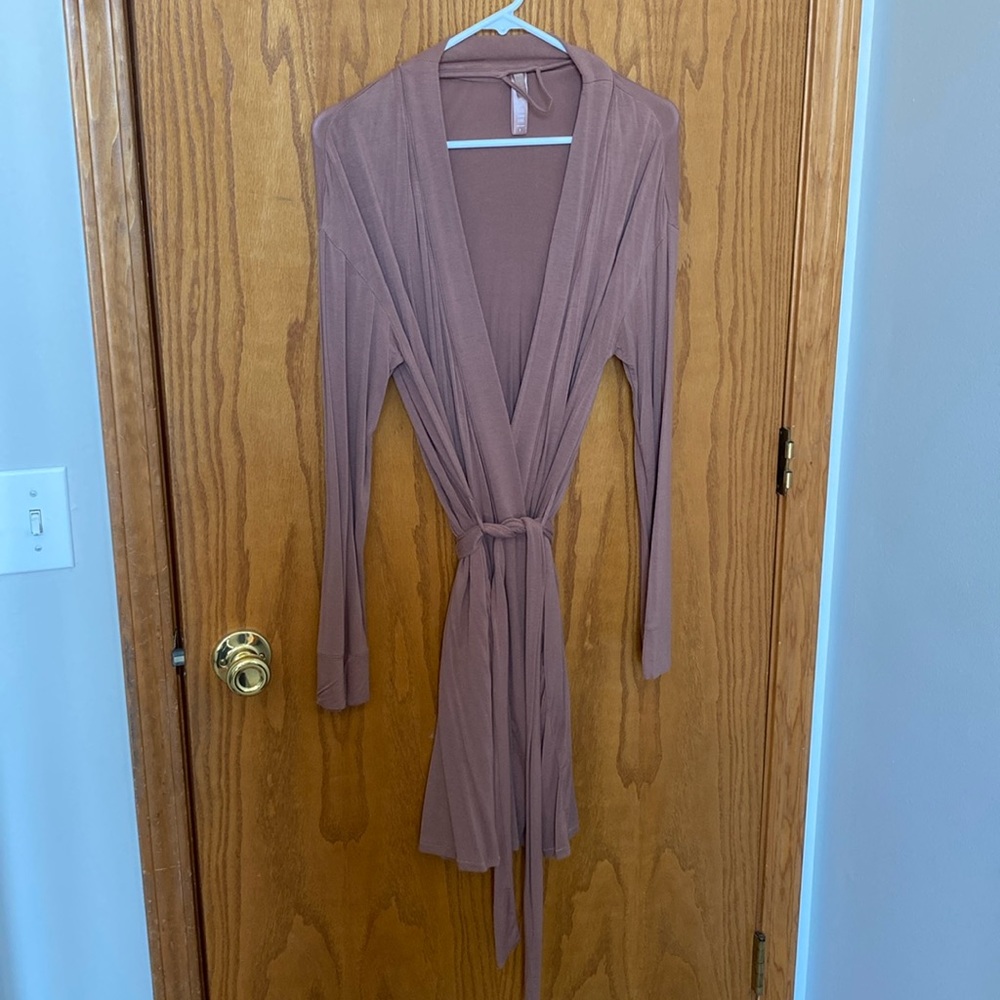 Skims soft lounge robe